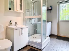 5 person holiday home in 38472 - Image 2