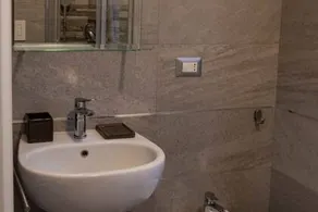 Deluxe apartment with Jacuzzi and terrace - Image 4