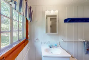 Absolutely Adorable Lake Winnipesaukee Cottage AUGUST WEEKS SPECIAL RATES - Image 3