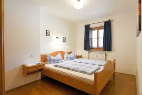 Pequeño apartamento (42 m²) con dormitorio, vestíbulo con guardarropa, cocina, TV, ducha / WC, balcón. - Image 4