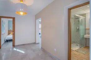 2 huse i den store have, 4 soveværelser, 2 private køkkener, opvarmet pool - Image 5