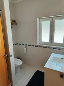 Smuk villa med dejlig udsigt til bakkerne over fredfyldte engmarker - Image 3