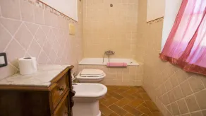 TYPISCHES BAUERNHAUS MIT GEMEINSCHAFTSPOOL 12X6M IM CHIANTI GEBIET   FLORENZ.. - Image 3