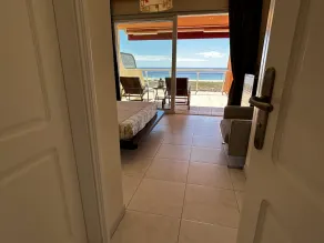 Large terrace, views of the beach, sunny, free Wifi, spacious and comfortable - Image 2