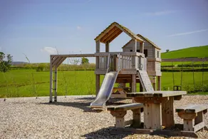 Daisy -  a glamping pod that sleeps 4 guests  in 2 bedrooms - Image 4