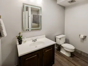 Spacious and comfortable 3 bedrooms house in the heart of Overland Park - Image 5