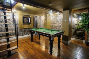 Luxury 2 Bed Manor House Hot Tub Cinema Room SkyTV - Image 4