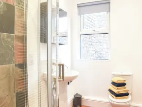 5 bedroom accommodation in Anfield, near Liverpool - Image 4