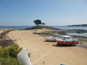 Very quiet seafront house with unobstructed sea view - Image 2