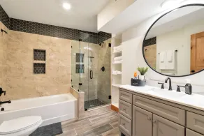  Gorgeous 2 BDRM - Central to Ski Resorts and Outdoor Recreation - Image 3