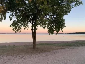 Cozy lakefront cabin - on both Big and Little Spirit Lake - Image 3