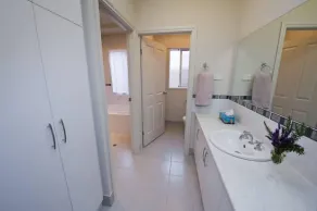 All Seasons Port Elliot Holiday House - Image 2