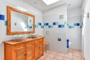 Charming gite, heated pool, in a winegrowing estate 30 minutes from the sea. - Image 3