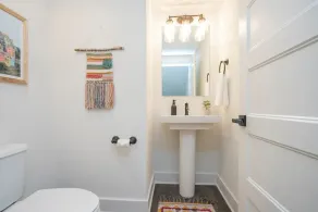 East Nashville Townhome | 2 Balcony Suites, Private Garage, 3 Mi Downtown - Image 4