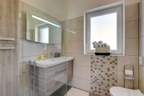 Villa com piscina, terraço ao sol e Wi‑Fi - Image 2