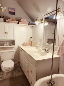 Treehouse Bungalow- Quaint and Cozy Getaway!  - Image 3