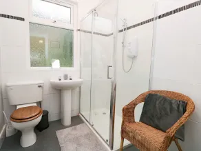 COSY BEE, pet friendly, character holiday cottage in Heysham - Image 2
