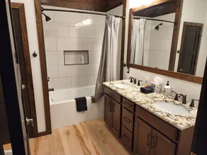 New! Custom built private home on a pond, with large hottub. - Image 3