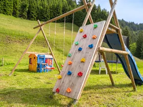 Holiday home with alpine flair and garden - Image 2