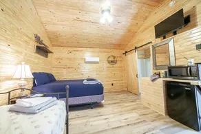 1bd rm, 1 bth, hotel style cabin w/ Mini fridge, micro, & tv, at Kick Back Ranch - Image 3