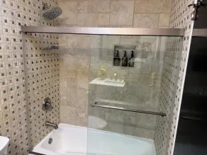 Brownstone duplex with hot tub and koi pond 20 mins drive from NYC - Image 4