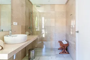 Exclusive villa with garden and pool - Villa con encanto - Image 3