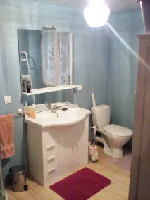 GITE 5 personnes accessible par le coté de la maison. WIFI gratuit - Image 3