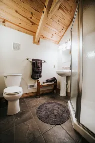 21 privata tunnland med spektakulära \"Fall\" -vyer med badtunna och eldstad. - Image 2