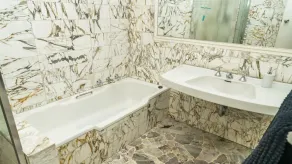 🐶🐶 PET FRIENDLY : Large 5bd,3bth,pool,public transport .🐶🐶 - Image 4