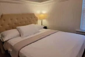 <3 of Royal Oak - Entire 2BR House! - Image 5