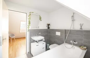 Modern 3BDR Duplex with Skyroof in Trendy Zurich West - Image 5