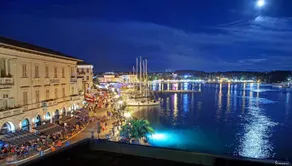 Fully equipped apartment in a top location in Porec, 50 meters from the beach, pets are welcome - Image 4