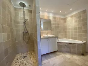 Magnificent villa in a quiet location, with a view, spacious rooms, fully equipped, air conditioning, and Wi-Fi - Image 3
