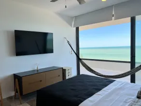 Luxury beachfront condo w/private jacuzzi - Image 5