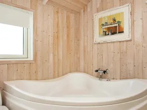 Quaint Holiday Home in LÃ¸kken near Beach - Image 4