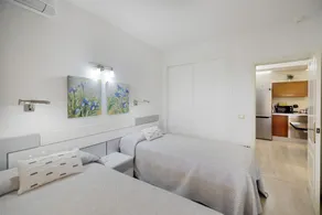 Apartment located 25m from the best beach in Marbella 3 swimming pools, wifi 1GB - Image 4