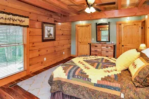 Gorgeous custom log cabin on 185 acres - Image 5