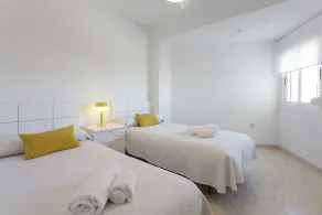 Cosy apartment decorated, with wifi, in front of the beach - only families - Image 5