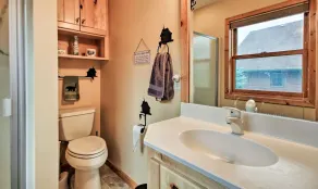 Bay Lake Cabin w/200ft of Lakefront, fun deck, private dock + woodfire sauna!  - Image 3