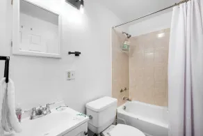 🚇 Modern 2BR Getaway | Fast Metro Link ✨ - Image 2
