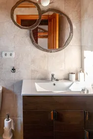 EXCLUSIVE APARTMENT WITH 3 DOUBLE ROOMS IN ARTISTIC BUILDING - Image 3