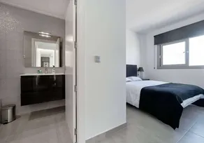Top floor apartment with sunny roof terrace, heated pool and garden - Image 4
