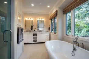 Majestic Montecito - Luxurious Getaway & Hot Tub - Image 3