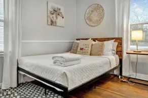 Spacious 4BR Home with Cozy Vibes in Louisville - Image 3