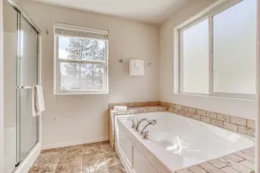 New 4 bedroom Home Along the Canal and Close to Sunriver! - Image 3