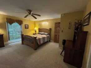 Charming 3-bedroom cabin style house nestled in the woods - Image 4