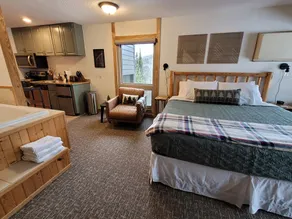 Ski-In/Ski-Out Condo at Lutsen Mtn | Pool, Hot Tub - Image 5