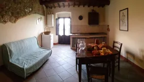 Apartment with garden, beautiful view, in the heart of Tuscany - Image 3