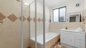Teds at Broulee managed by Batemans Bay Accom - Image 3