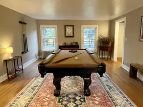 Country Farmhouse with Hot tub, swimming pool & pond on 18 acres - Image 3